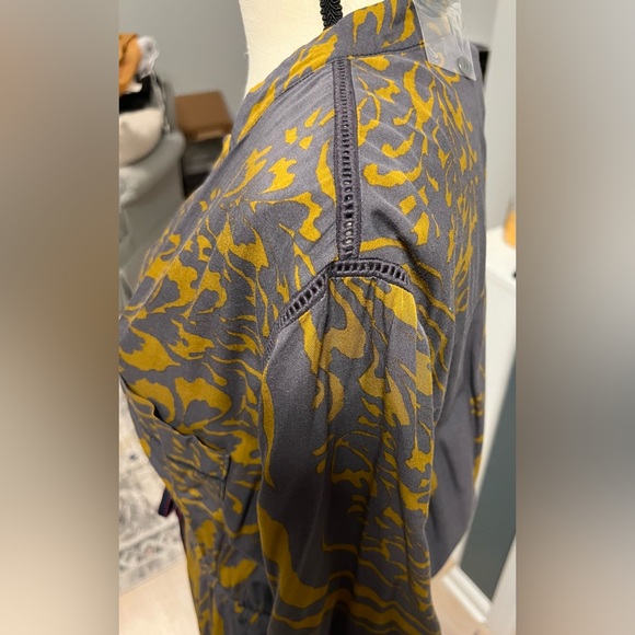 ANTHROPOLOGIE HOLDING HORSES Shirt Dress, Gray with Gold Colored Accent-  Size L - Picture 3 of 13